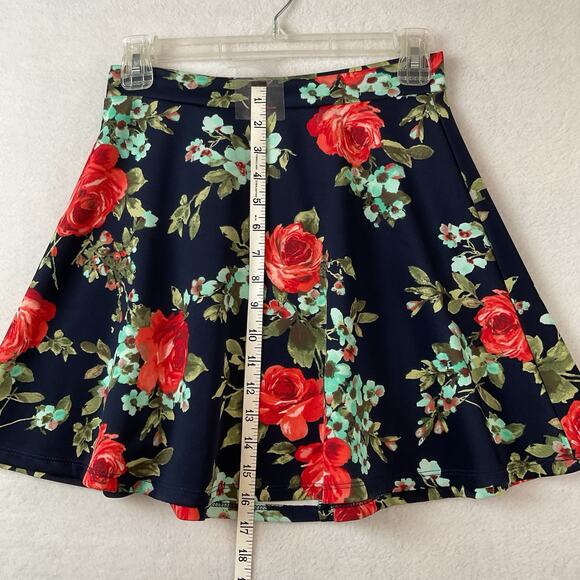 Lily White Skirt Womens Medium Blue Red Floral Knit A-Line Pull On Mini - Picture 4 of 10